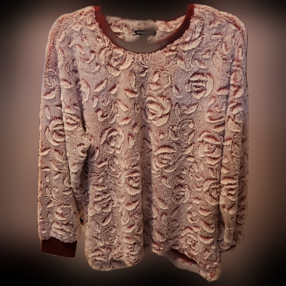 Tops - 6-Knapp Studio Plush shirt